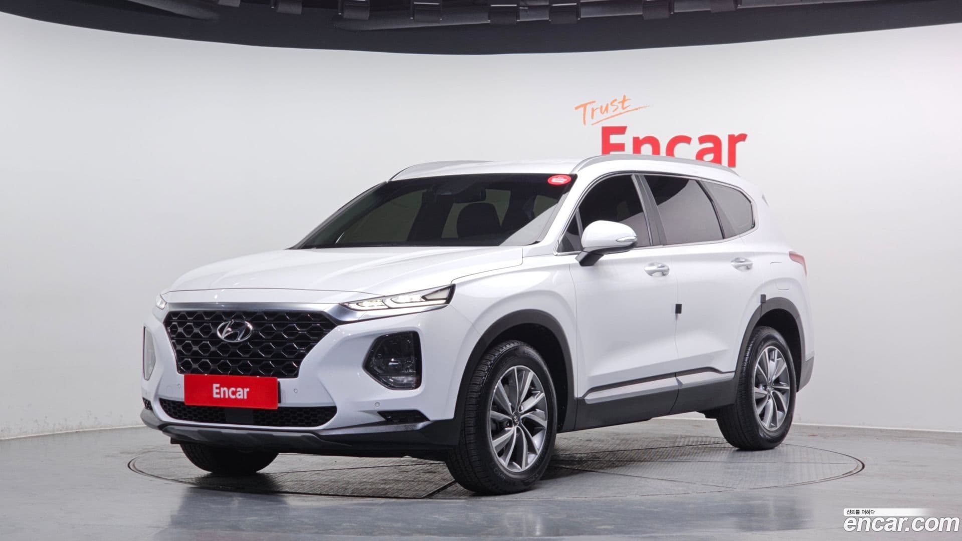 Main__Slider__Photo:Santafe Hyundai 2020.6-0
