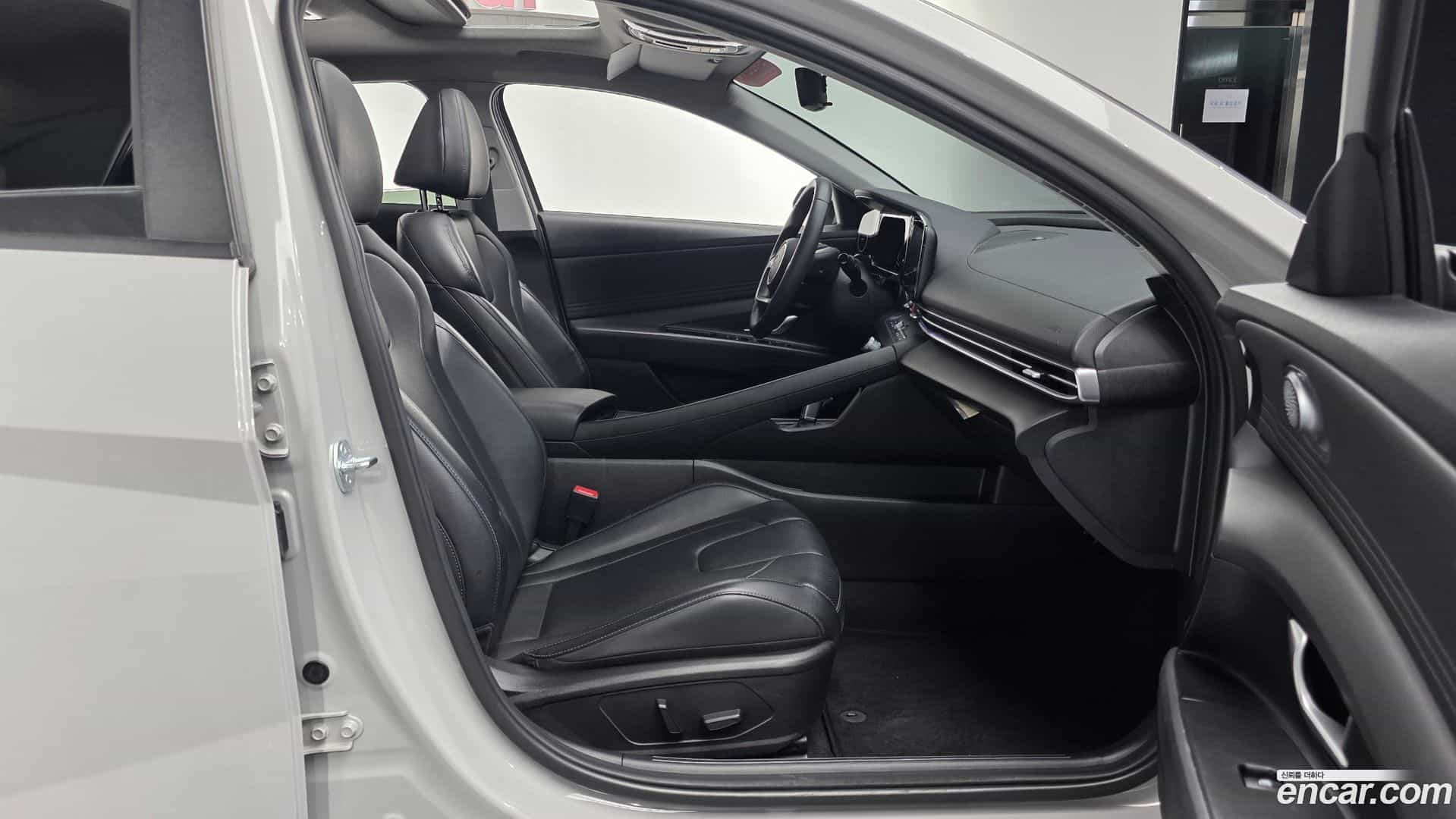 AVANTE Hyundai 2024.6-INNER-010