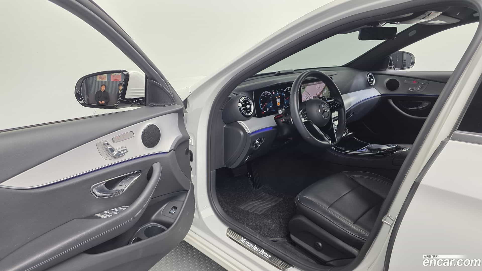 E-Class Mercedes-Benz 2021.2-INNER-010
