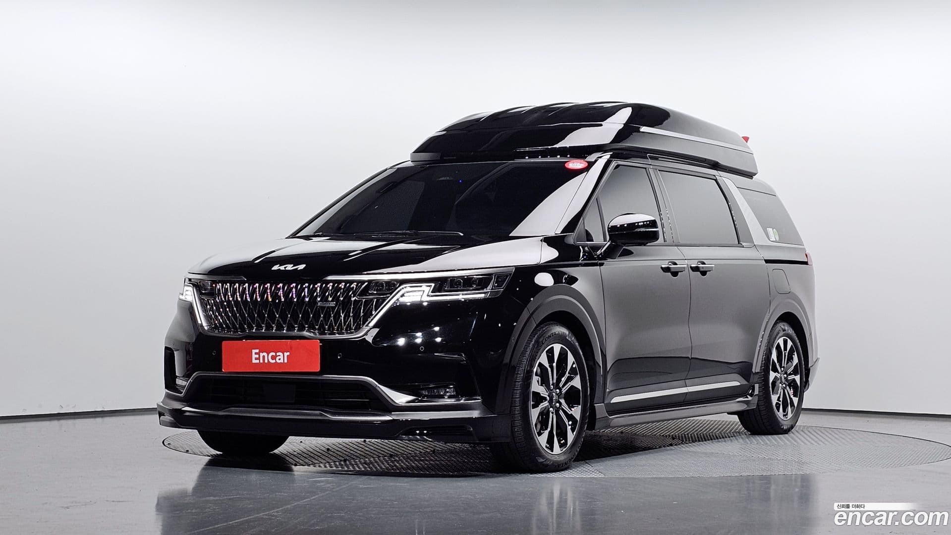 Main__Slider__Photo:Canival Kia 2023.10-0