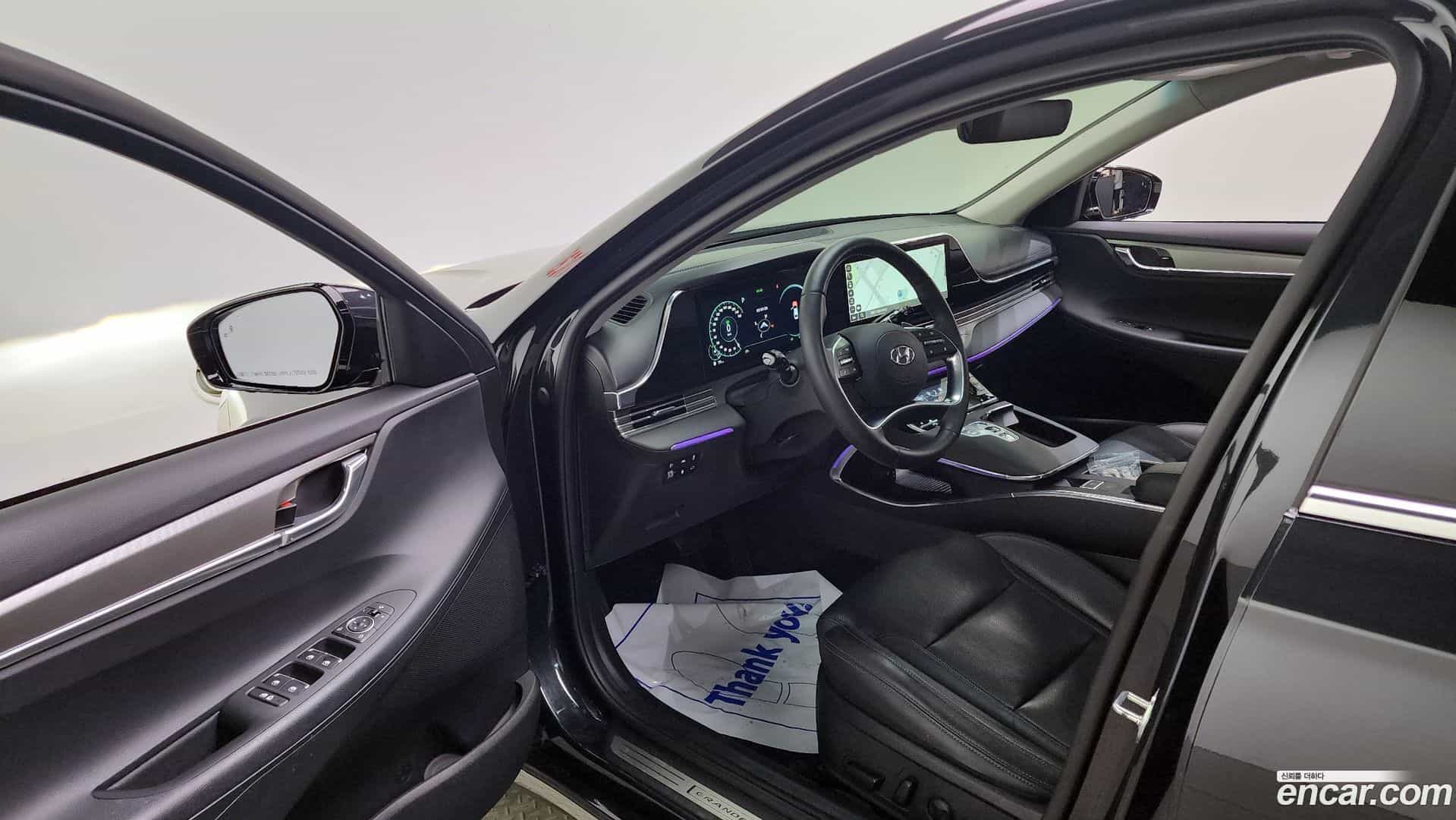 Grandeur Hyundai 2022.1-INNER-010