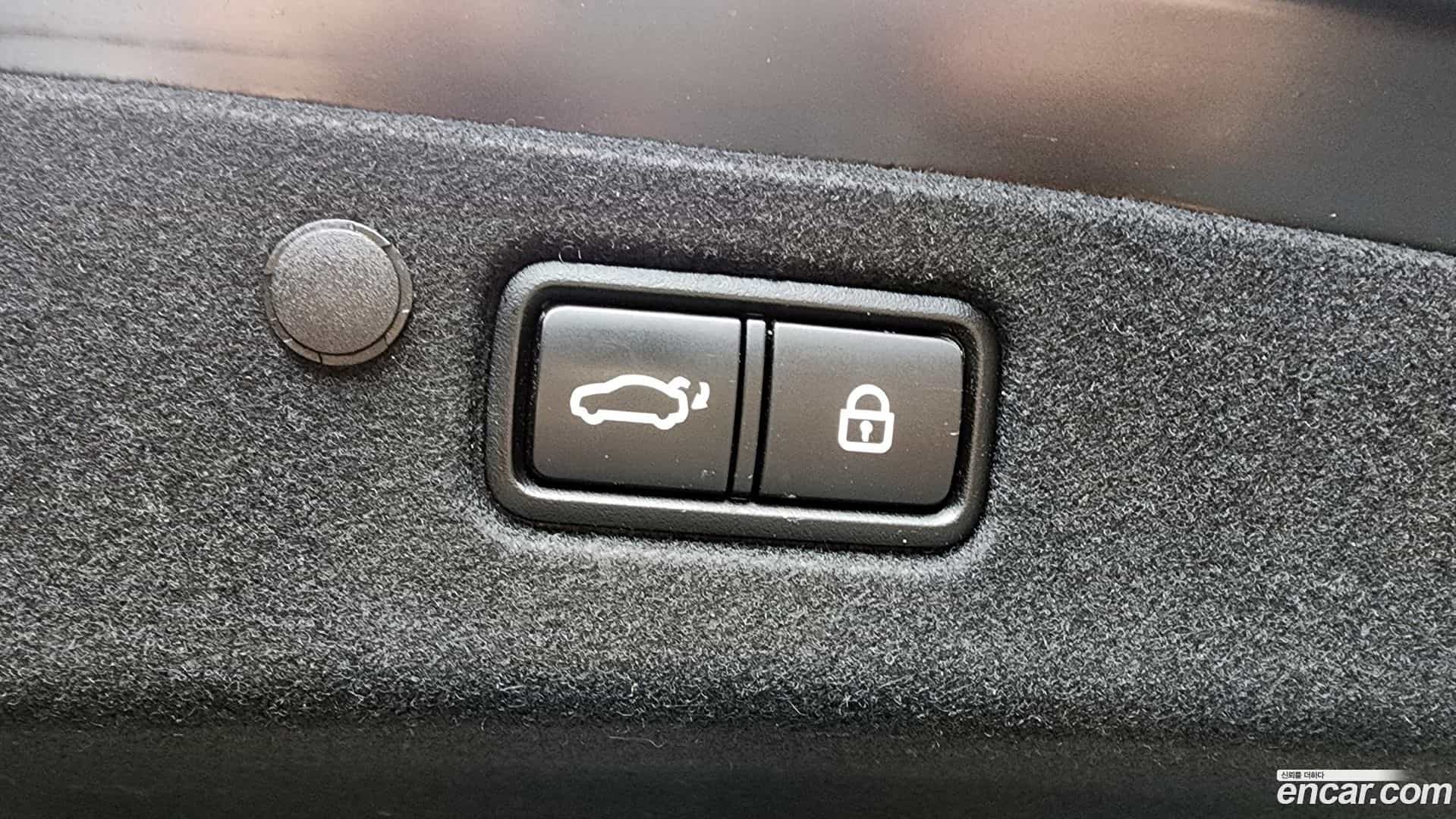 Grandeur Hyundai 2022.1-OPTION-024