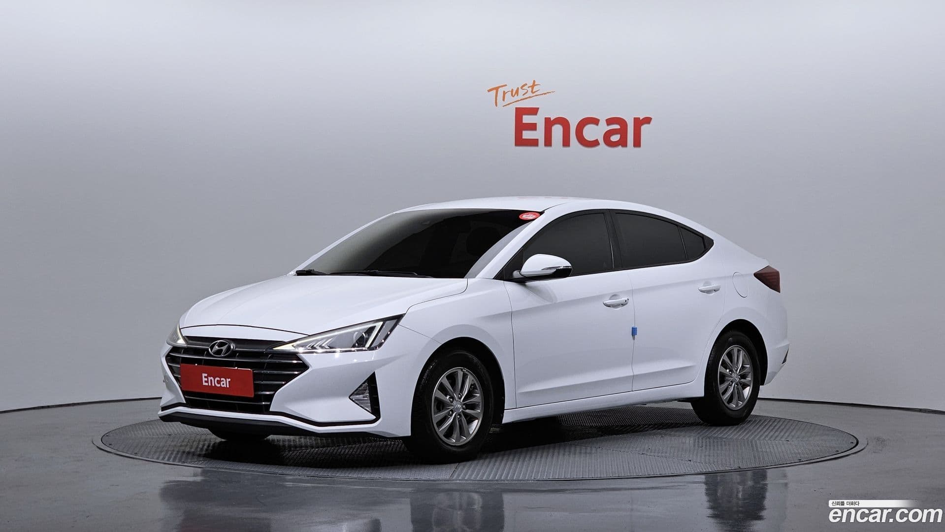 Main__Slider__Photo:AVANTE Hyundai 2019.3-0