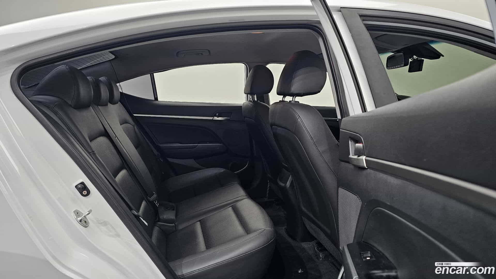 AVANTE Hyundai 2019.3-OPTION-016