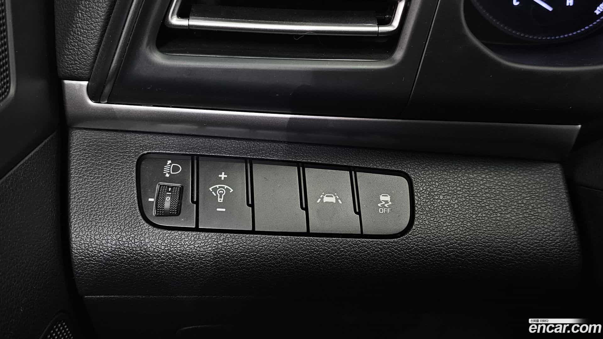 AVANTE Hyundai 2019.3-OPTION-021