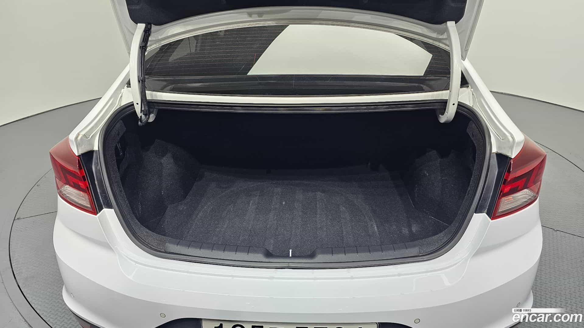 AVANTE Hyundai 2019.3-OPTION-024