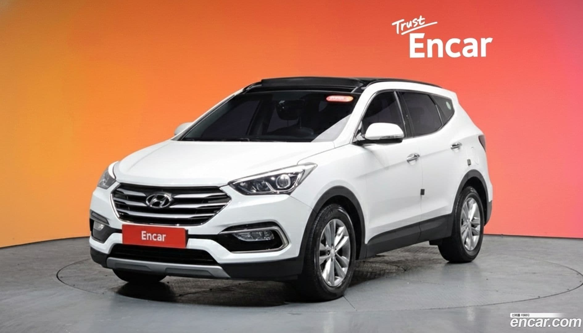 Main__Slider__Photo:Santafe Hyundai 2016.0-0