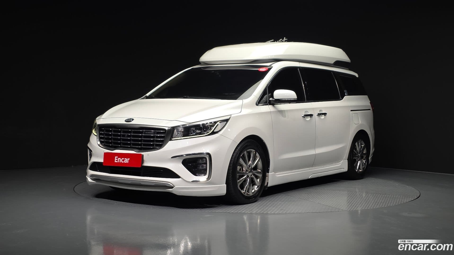 Main__Slider__Photo:Canival Kia 2019.6-0