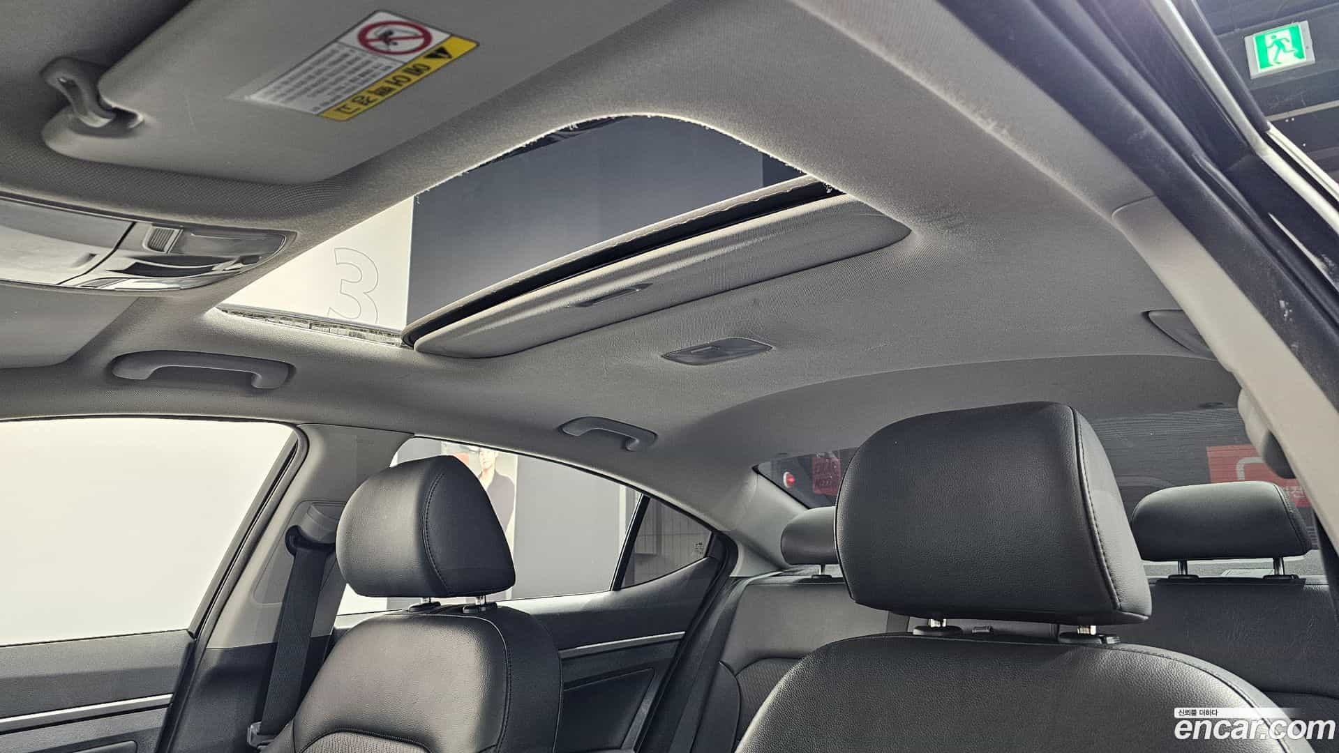 AVANTE Hyundai 2016.7-OPTION-023
