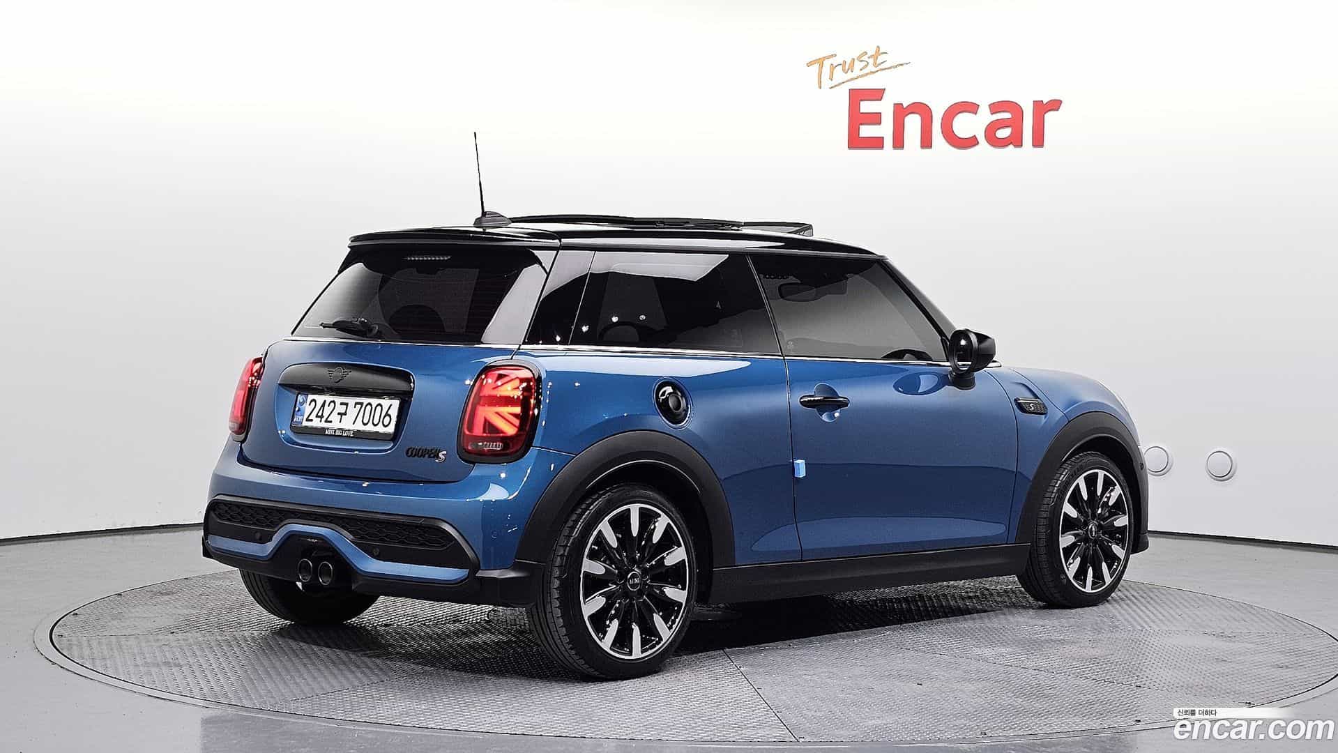 Cooper Mini 2024.5-OUTER-002