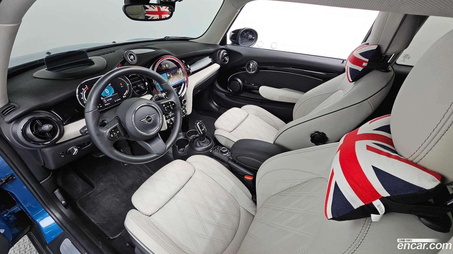 Main__Slider__Photo:Cooper Mini 2024.5-6