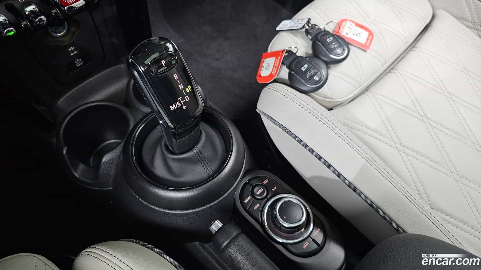 Cooper Mini 2024.5-INNER-009