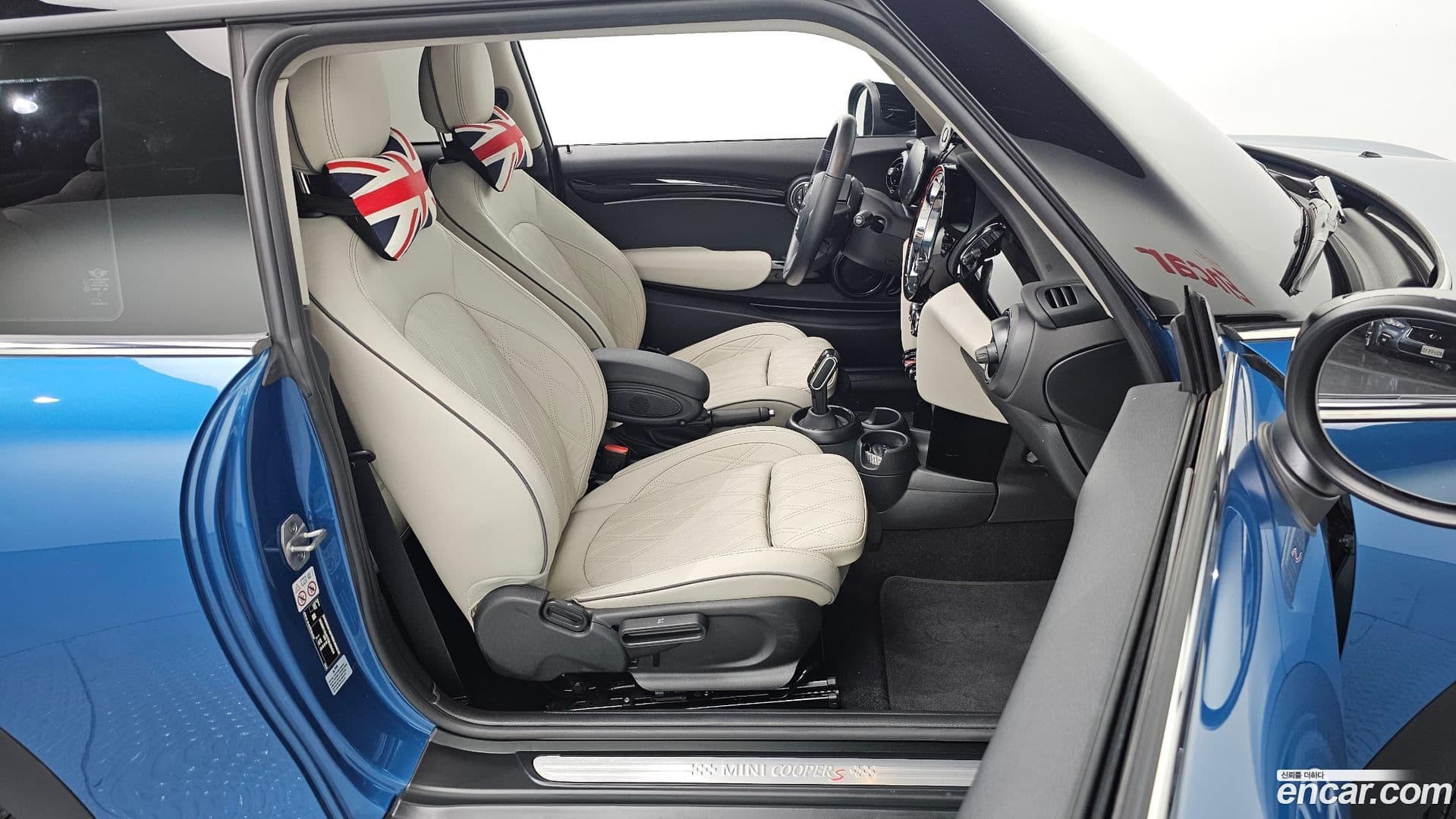 Main__Slider__Photo:Cooper Mini 2024.5-10