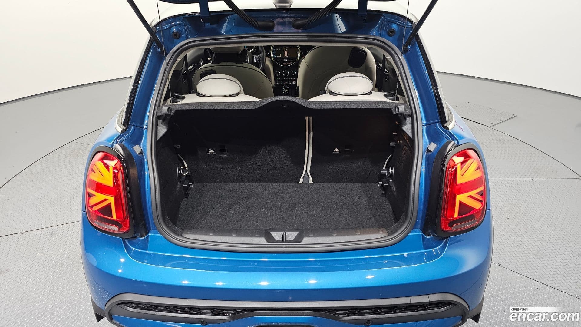 Main__Slider__Photo:Cooper Mini 2024.5-19