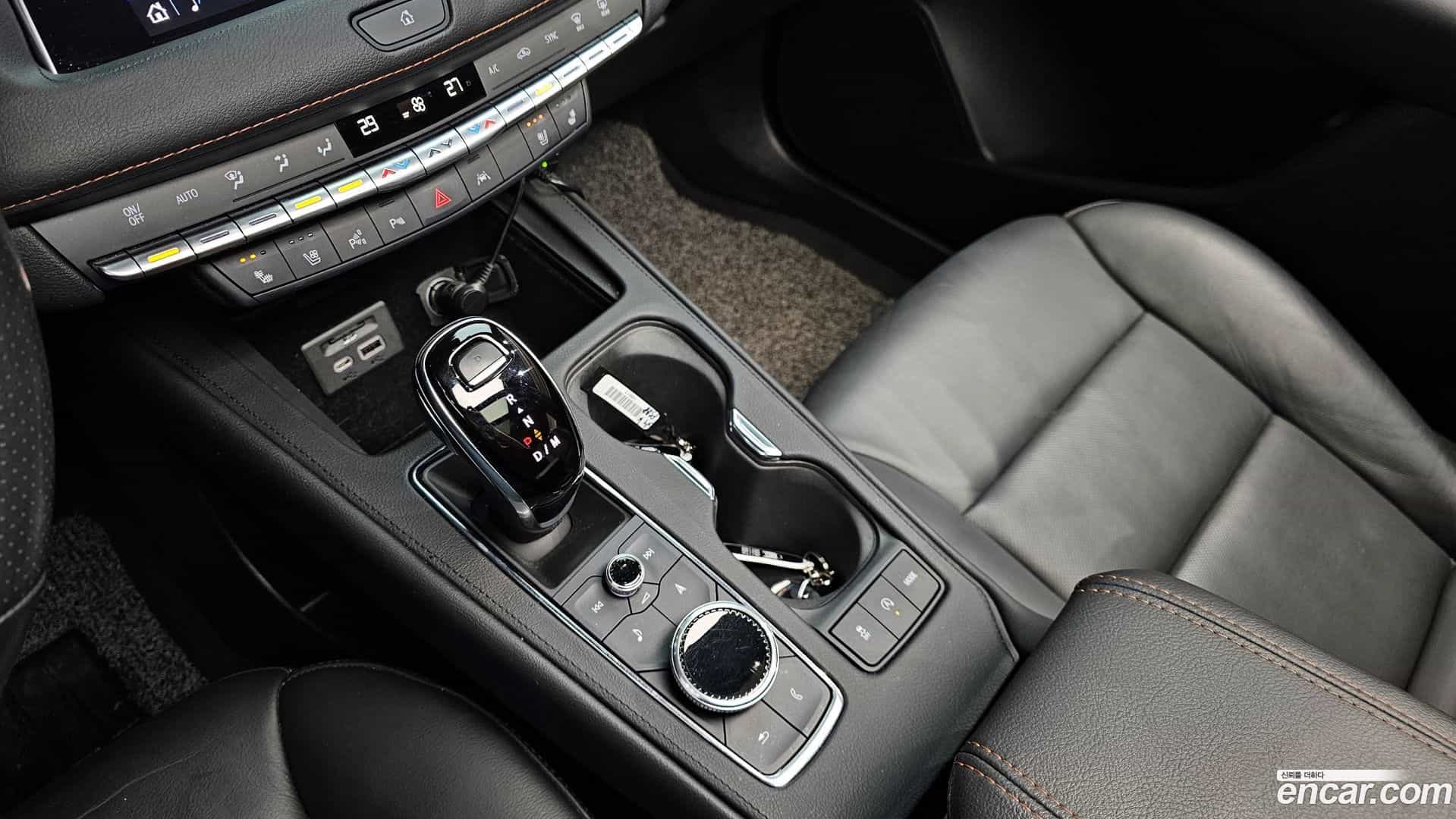XT4 Cadillac 2022.11-INNER-009