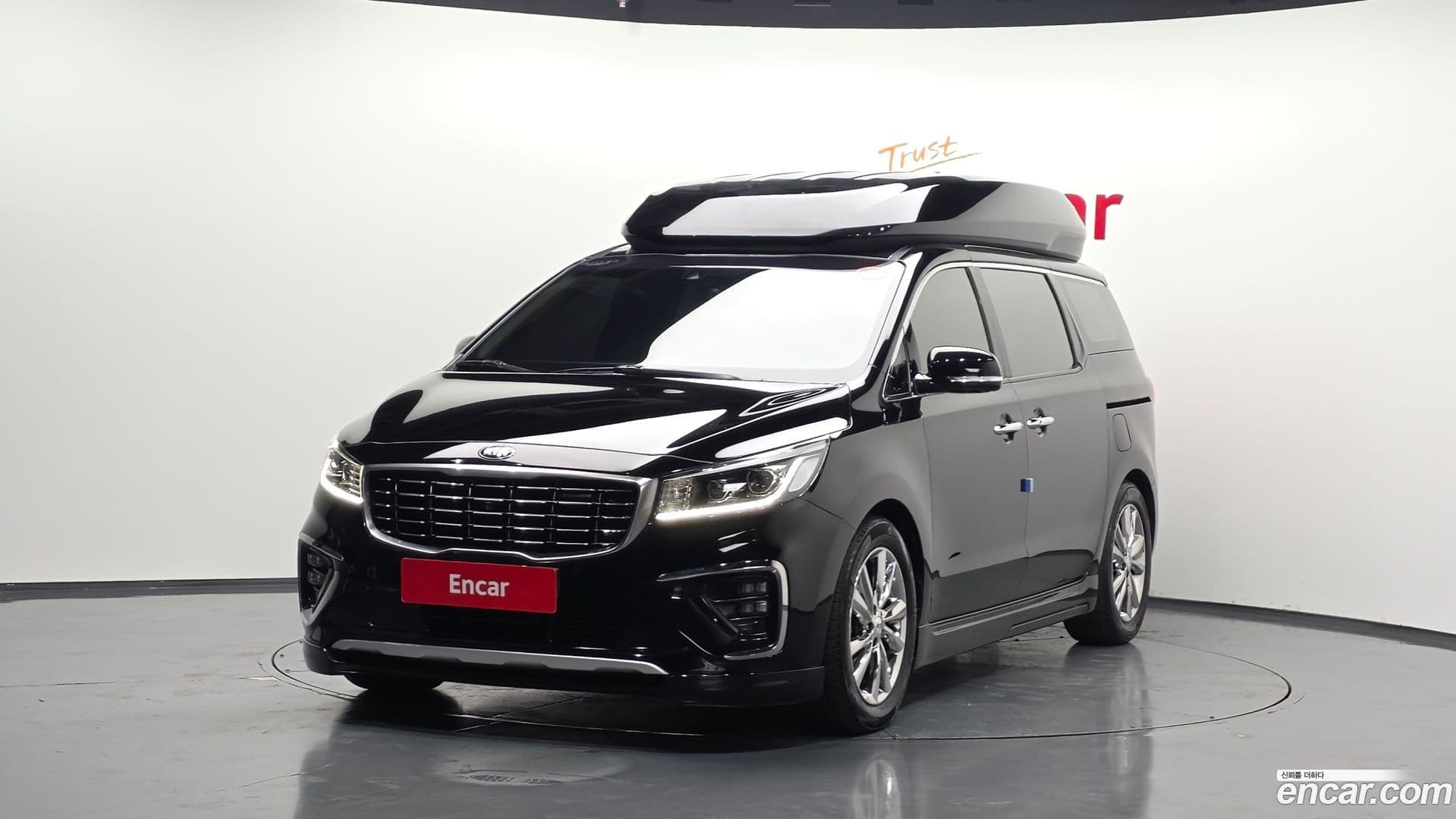 Main__Slider__Photo:Canival Kia 2019.4-0