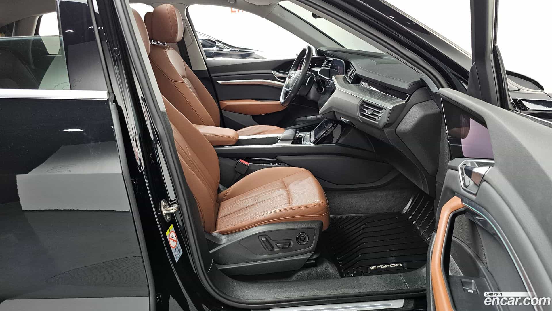 e-tron Audi 2021.8-OPTION-015