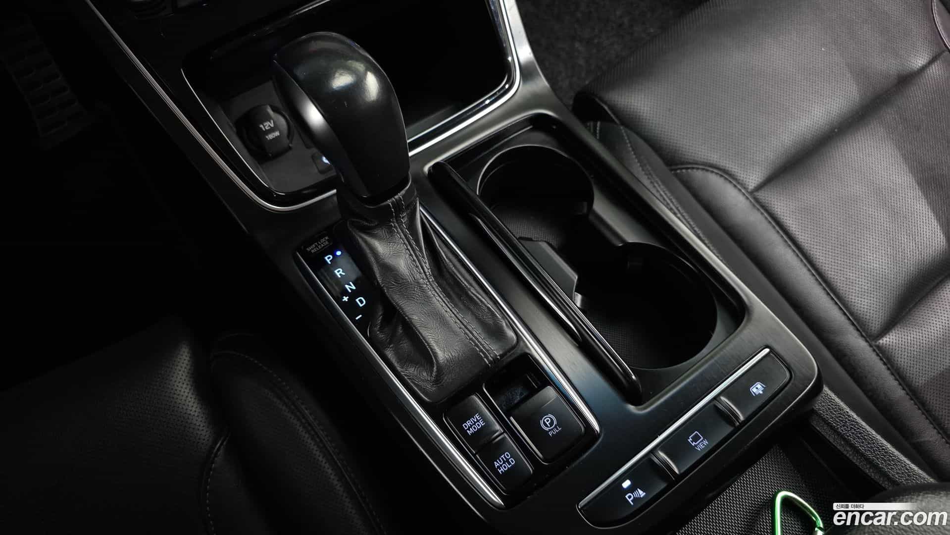 Grandeur Hyundai 2018.0-INNER-009