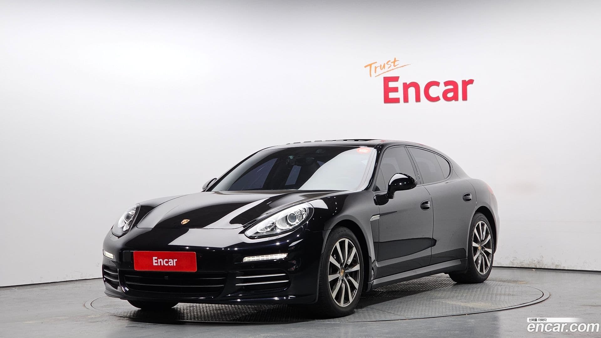 Main__Slider__Photo:Panamera Porsche 2015.4-0