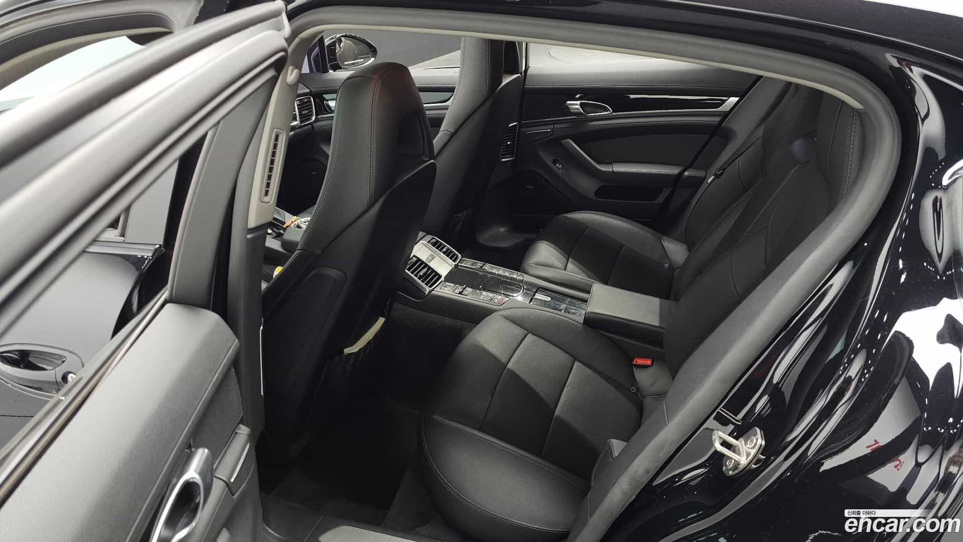 Panamera Porsche 2015.4-OPTION-016
