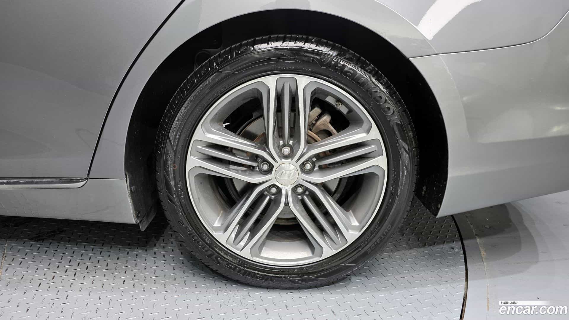 Grandeur Hyundai 2017.9-OUTER-005