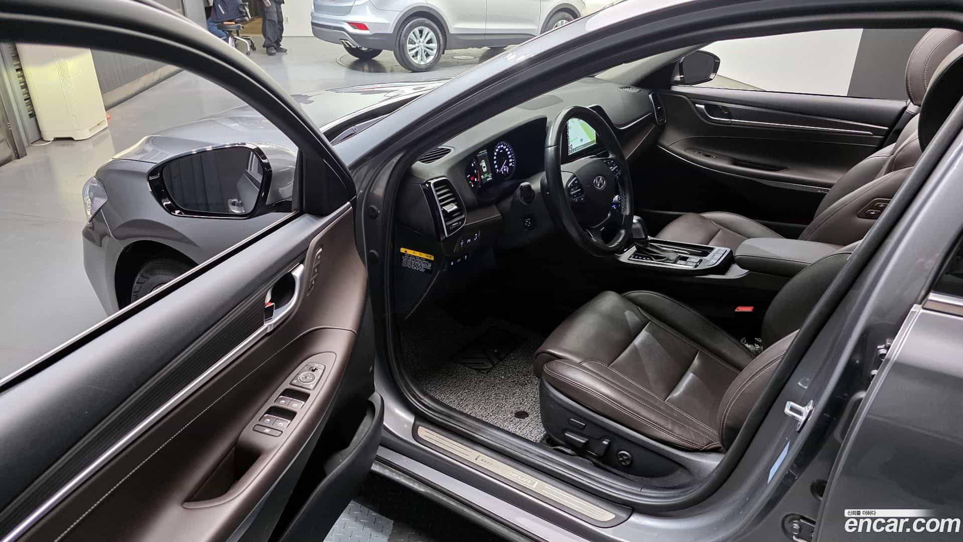 Grandeur Hyundai 2017.9-INNER-010