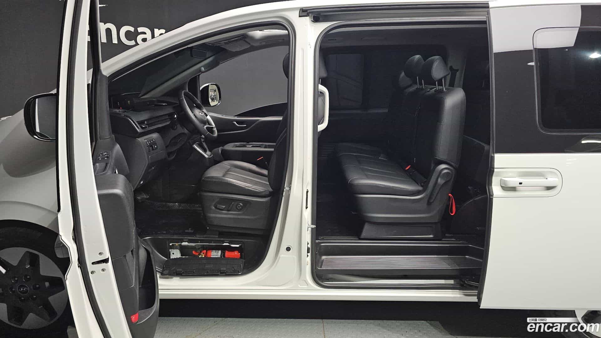 Staria Hyundai 2024.1-INNER-010