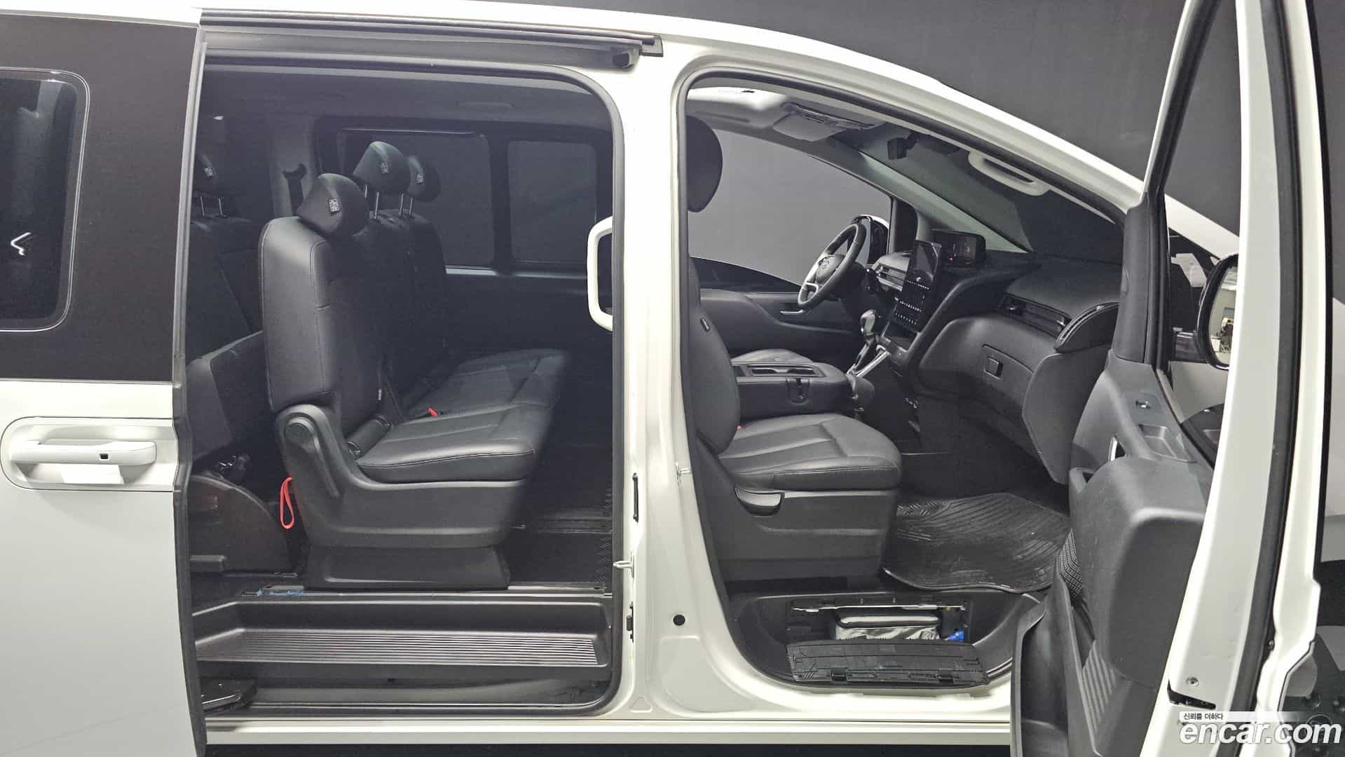 Staria Hyundai 2024.1-OPTION-015