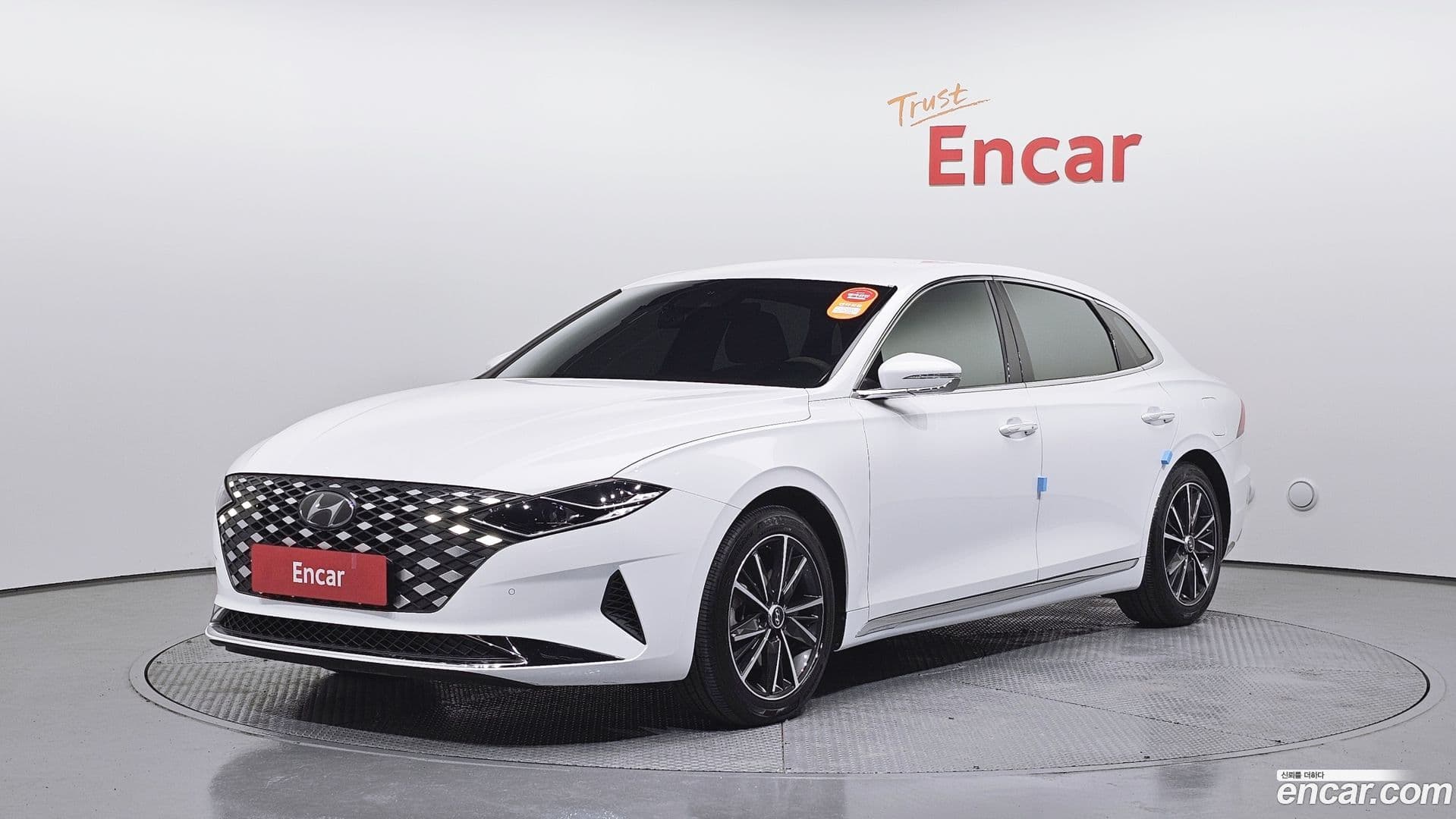 Main__Slider__Photo:Grandeur Hyundai 2022.7-0