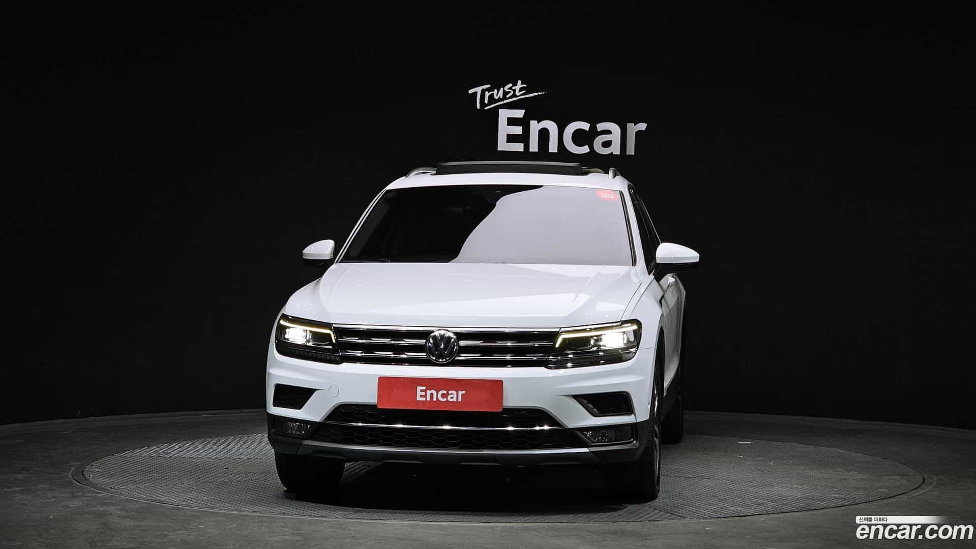 Tiguan Volkswagen 2018.10-OUTER-003