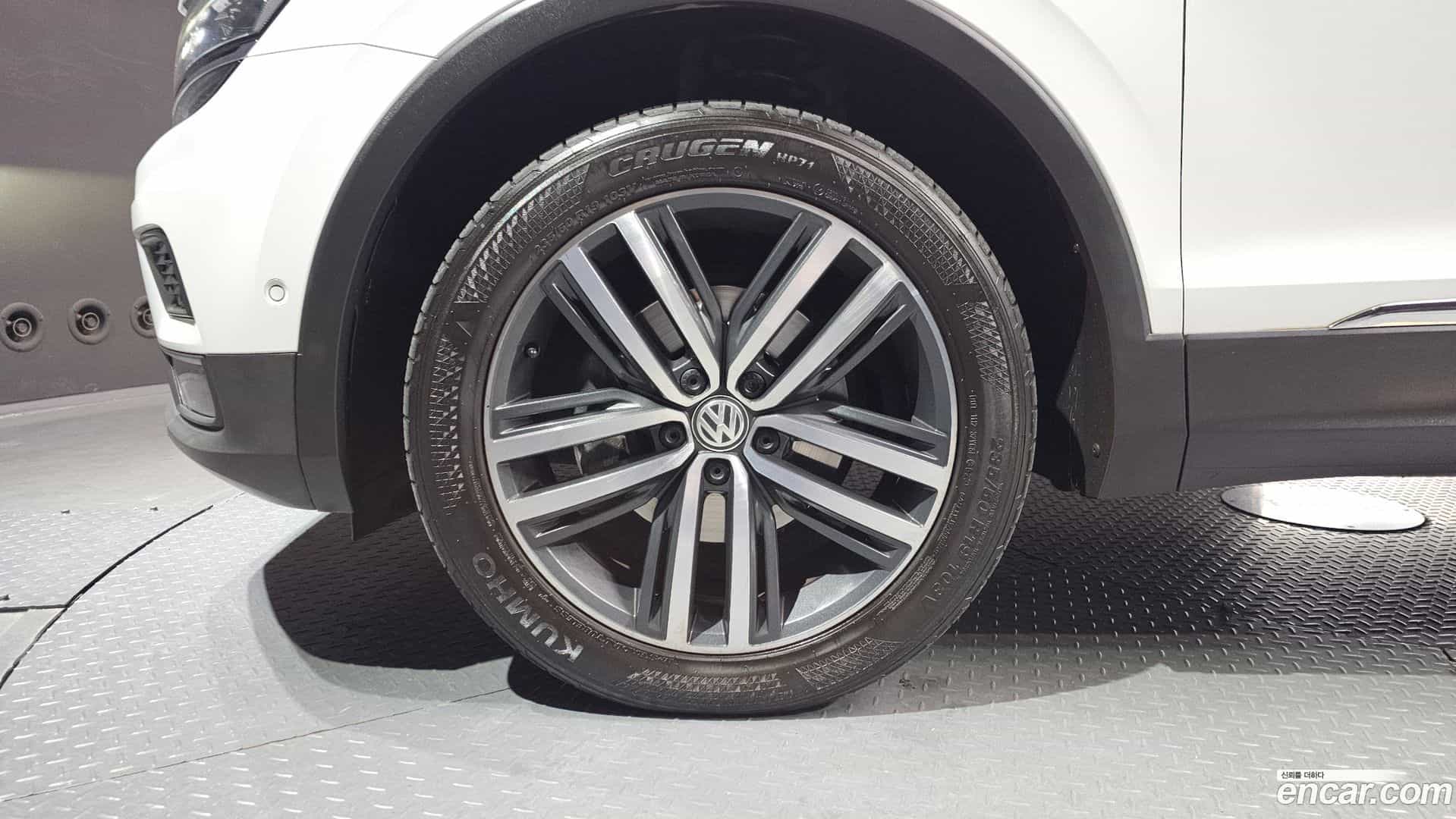 Tiguan Volkswagen 2018.10-OUTER-005