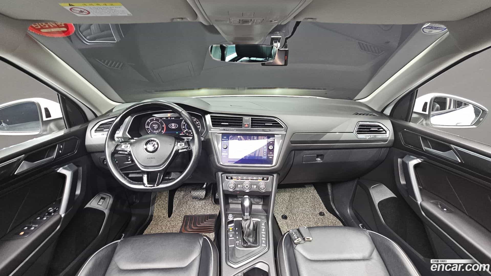 Tiguan Volkswagen 2018.10-INNER-007