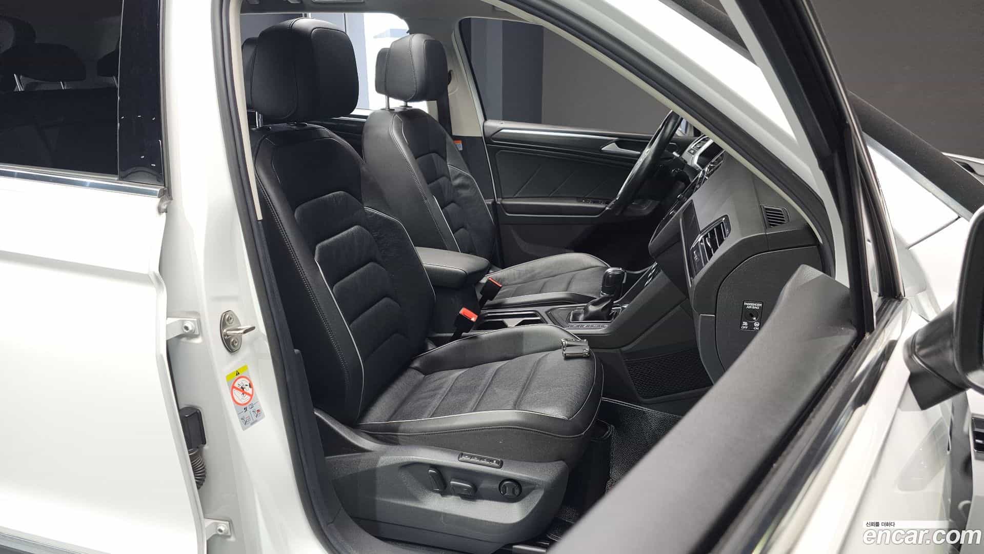 Tiguan Volkswagen 2018.10-INNER-010