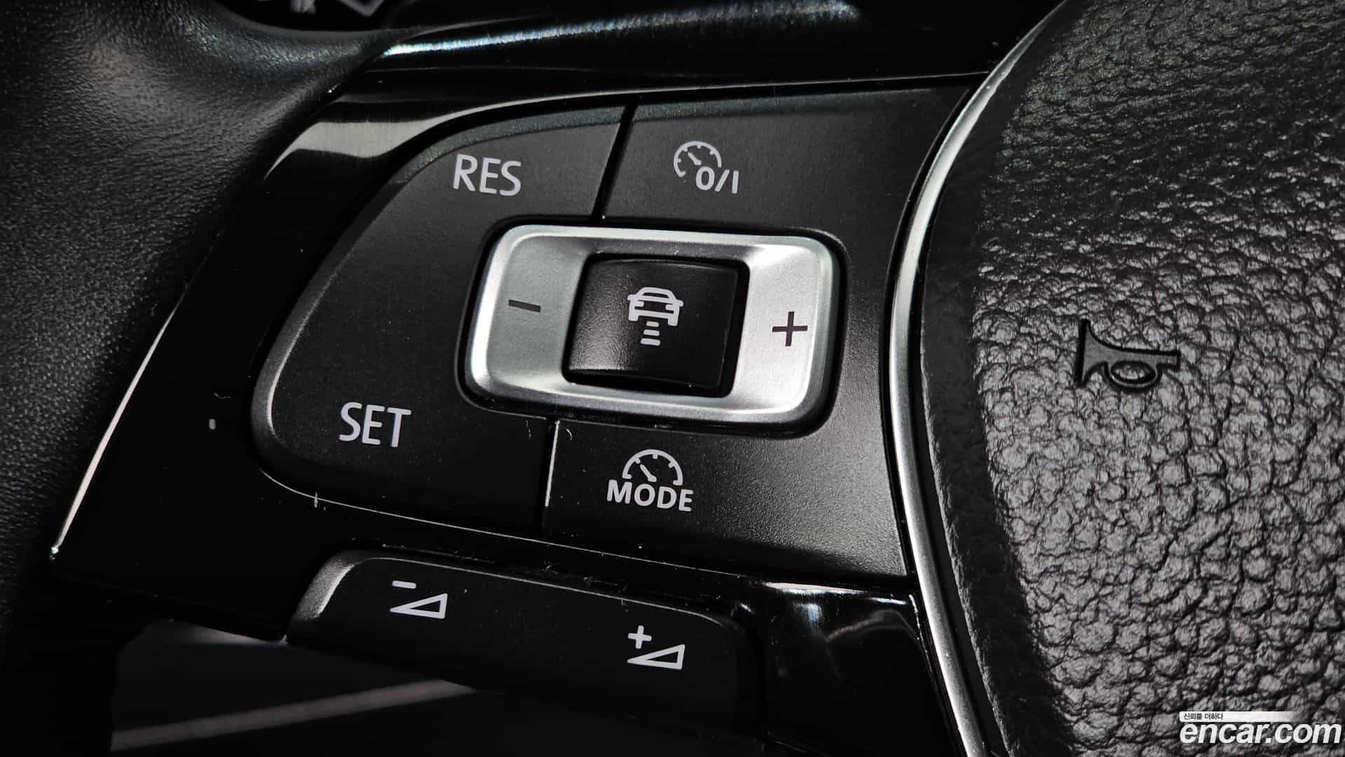 Tiguan Volkswagen 2018.10-OPTION-022