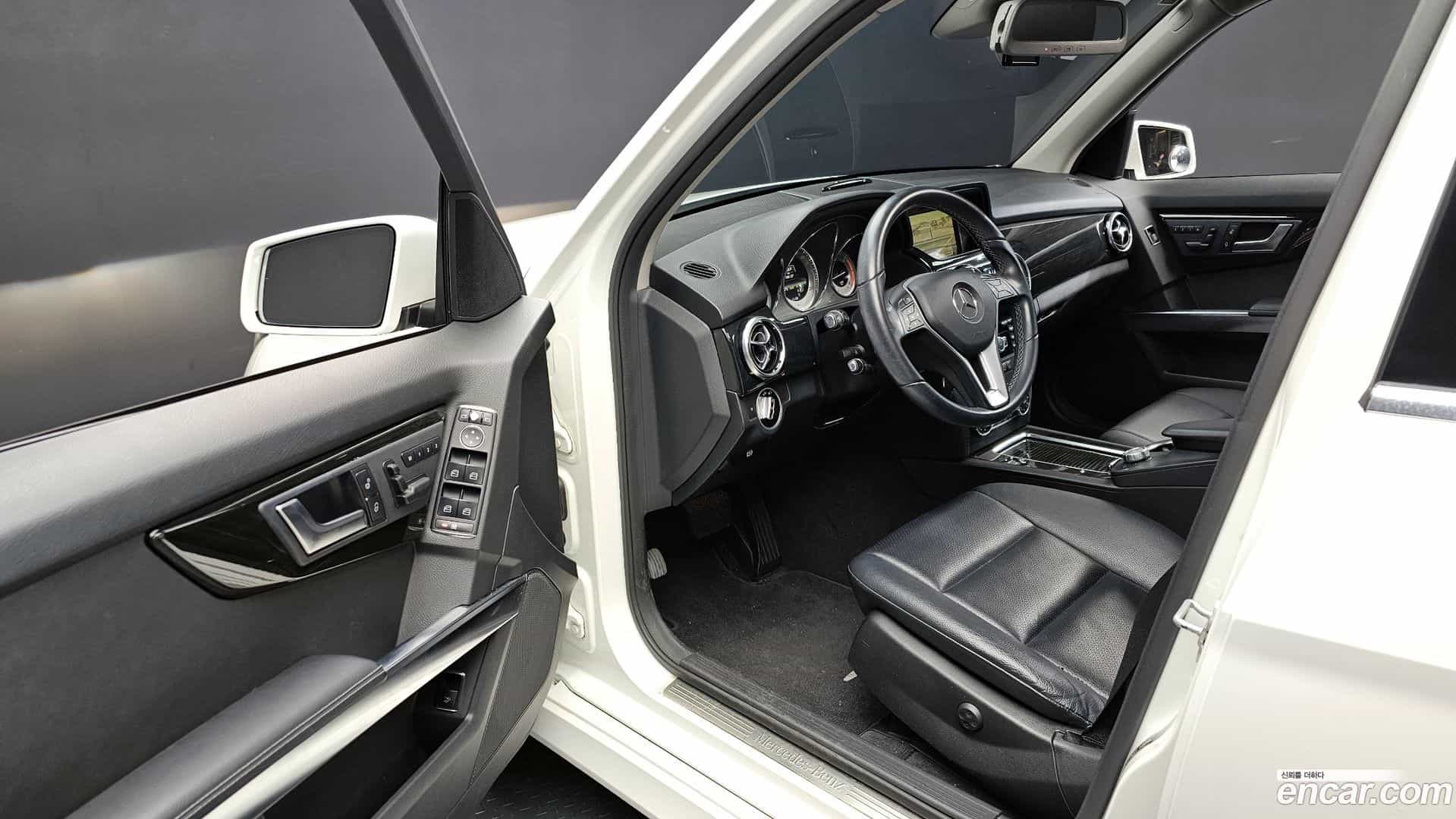 GLK-Class Mercedes-Benz 2013.3-OPTION-015