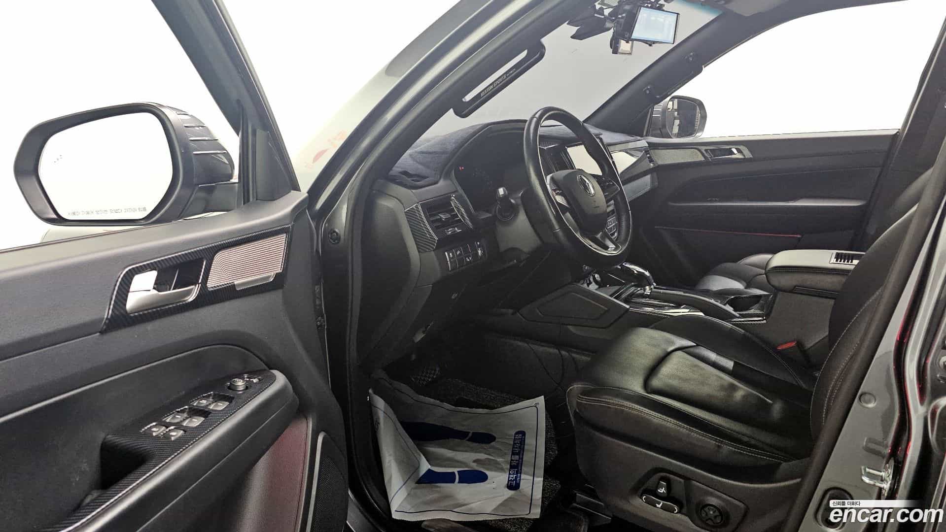 Rexton KG Mobility 2019.0-INNER-010