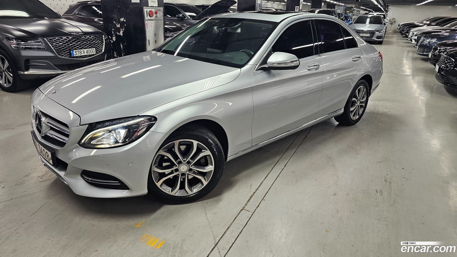 Main__Slider__Photo:C-Class Mercedes-Benz 2015.3-0