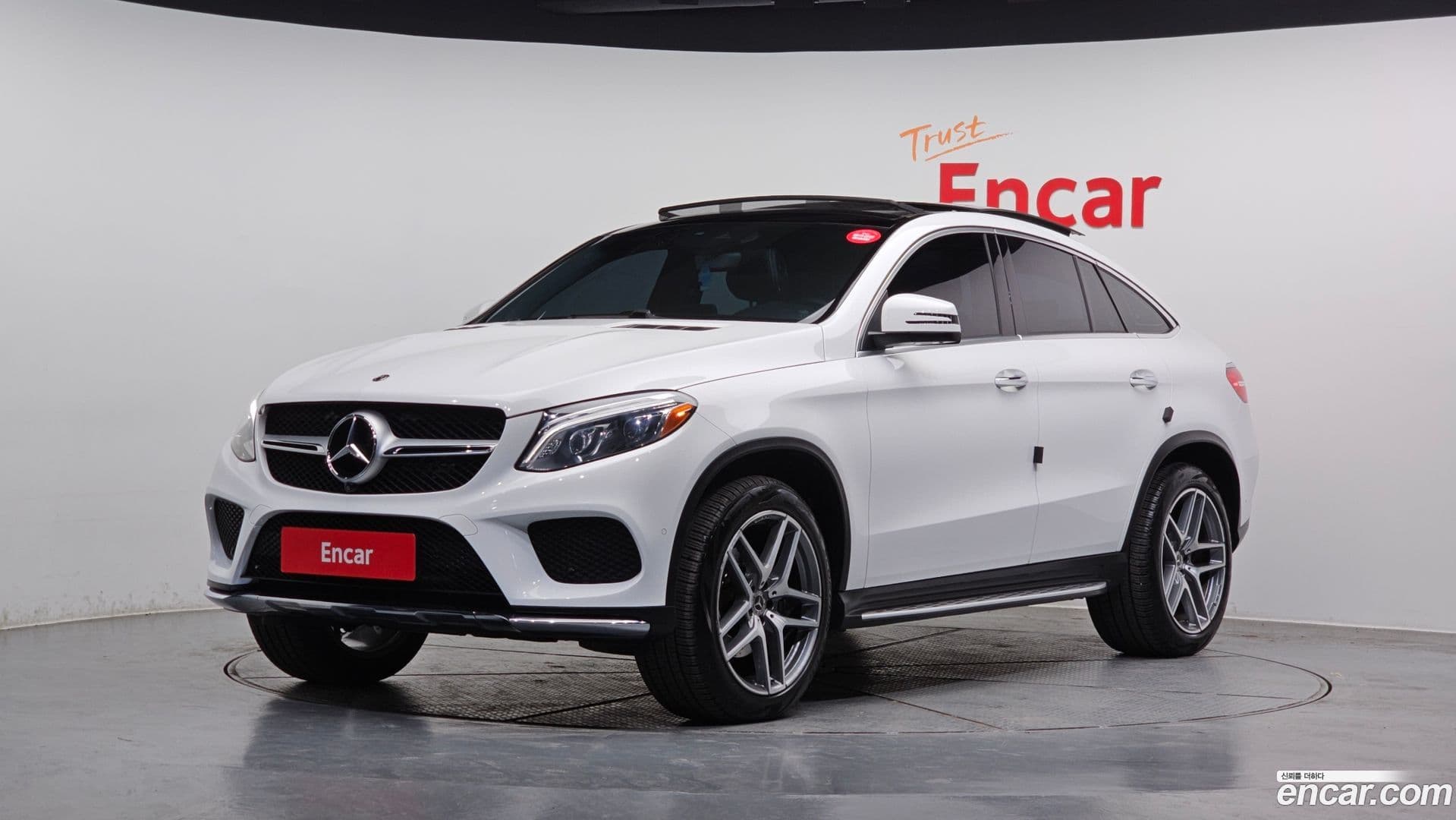 Main__Slider__Photo:GLE-Class Mercedes-Benz 2018.2-0