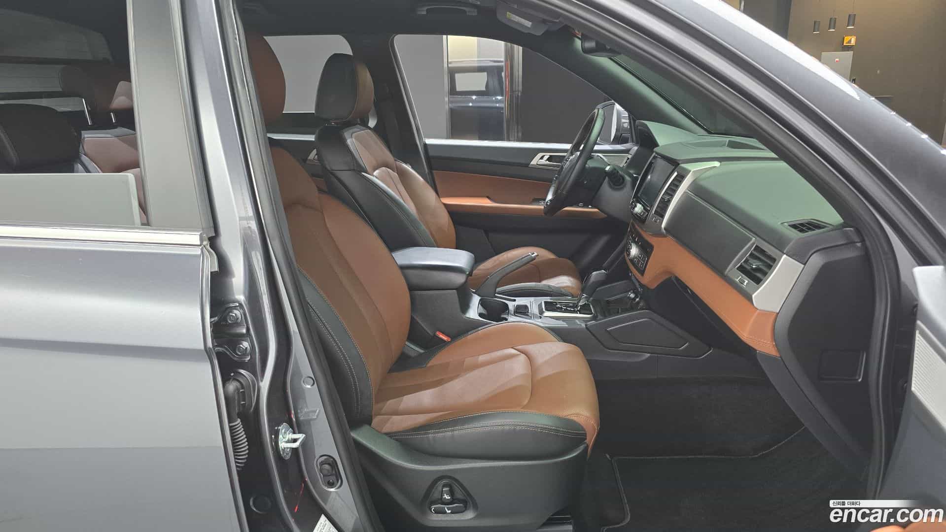 Rexton KG Mobility 2018.7-INNER-010