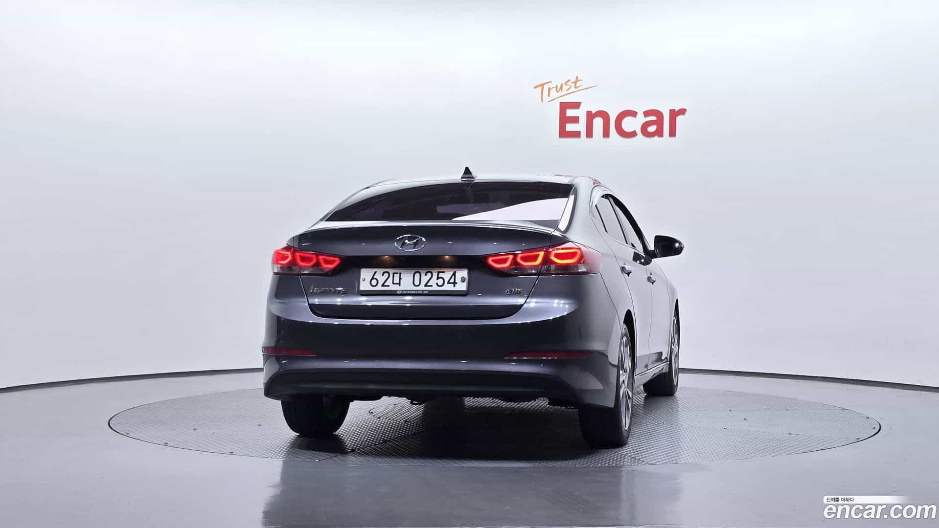 AVANTE Hyundai 2016.8-OUTER-004