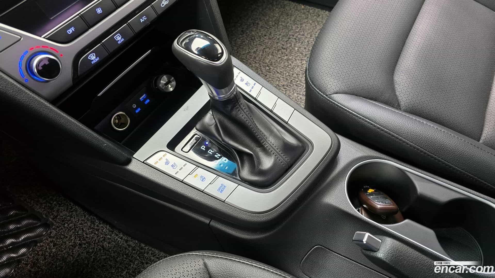 AVANTE Hyundai 2016.8-INNER-009