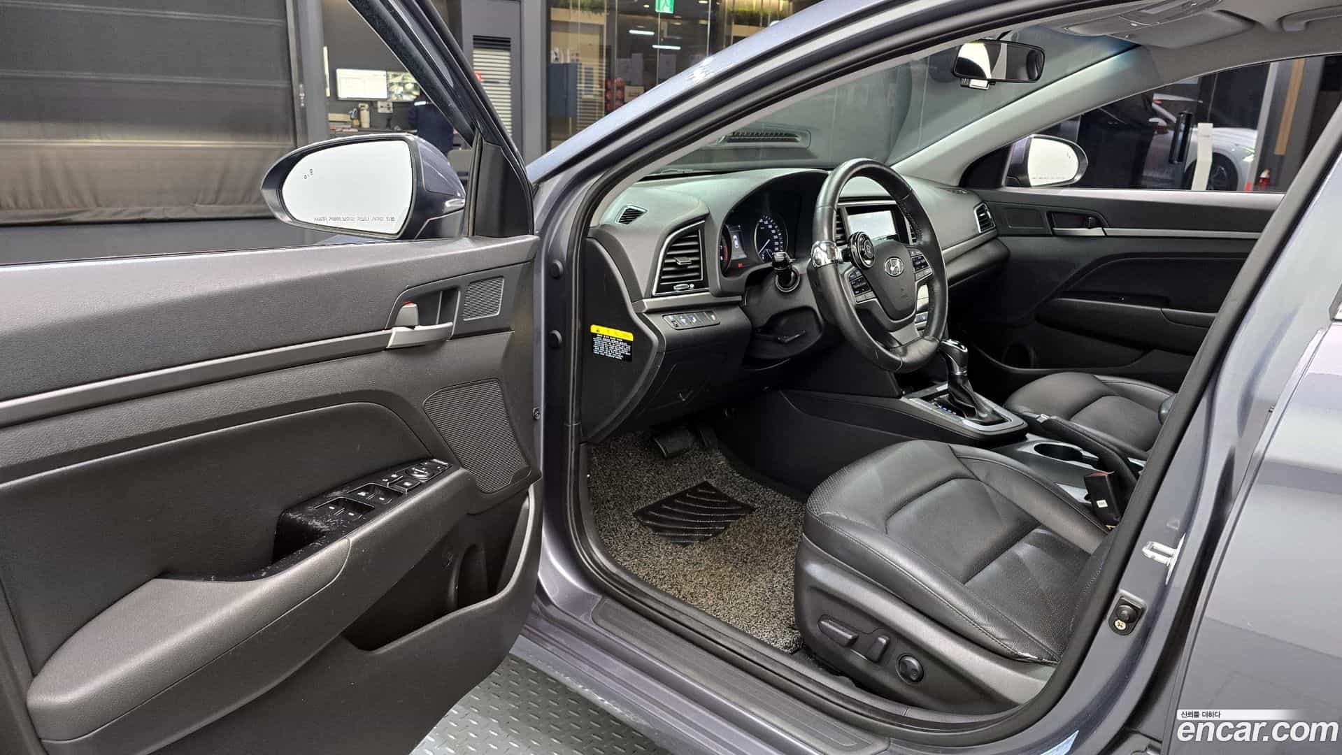 AVANTE Hyundai 2016.8-OPTION-015