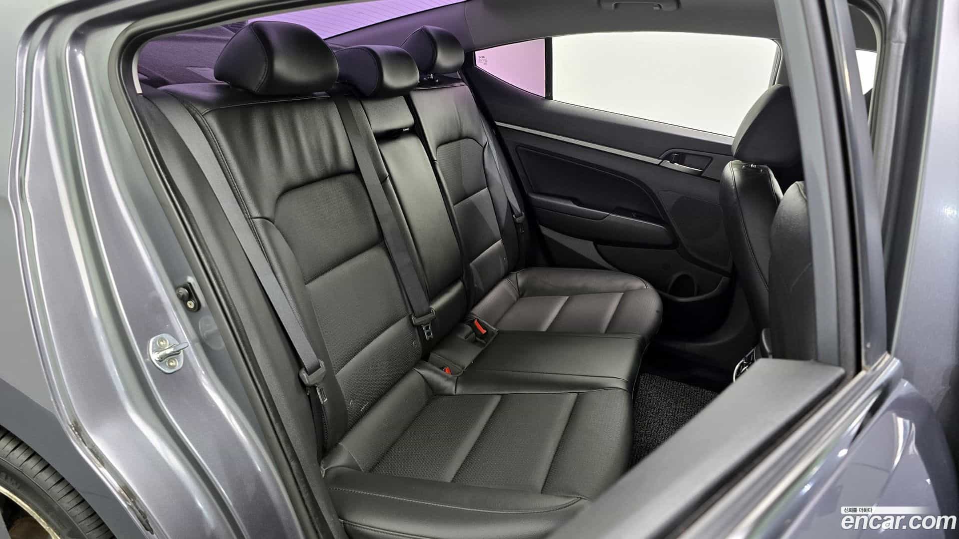 AVANTE Hyundai 2016.8-OPTION-016