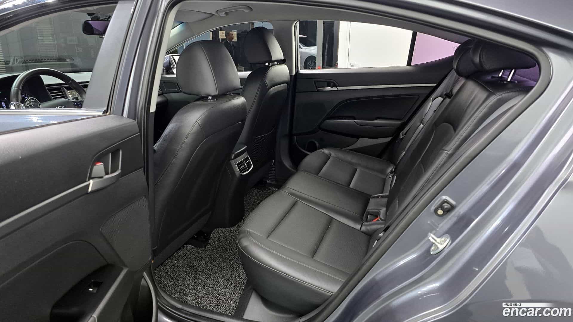 AVANTE Hyundai 2016.8-OPTION-017