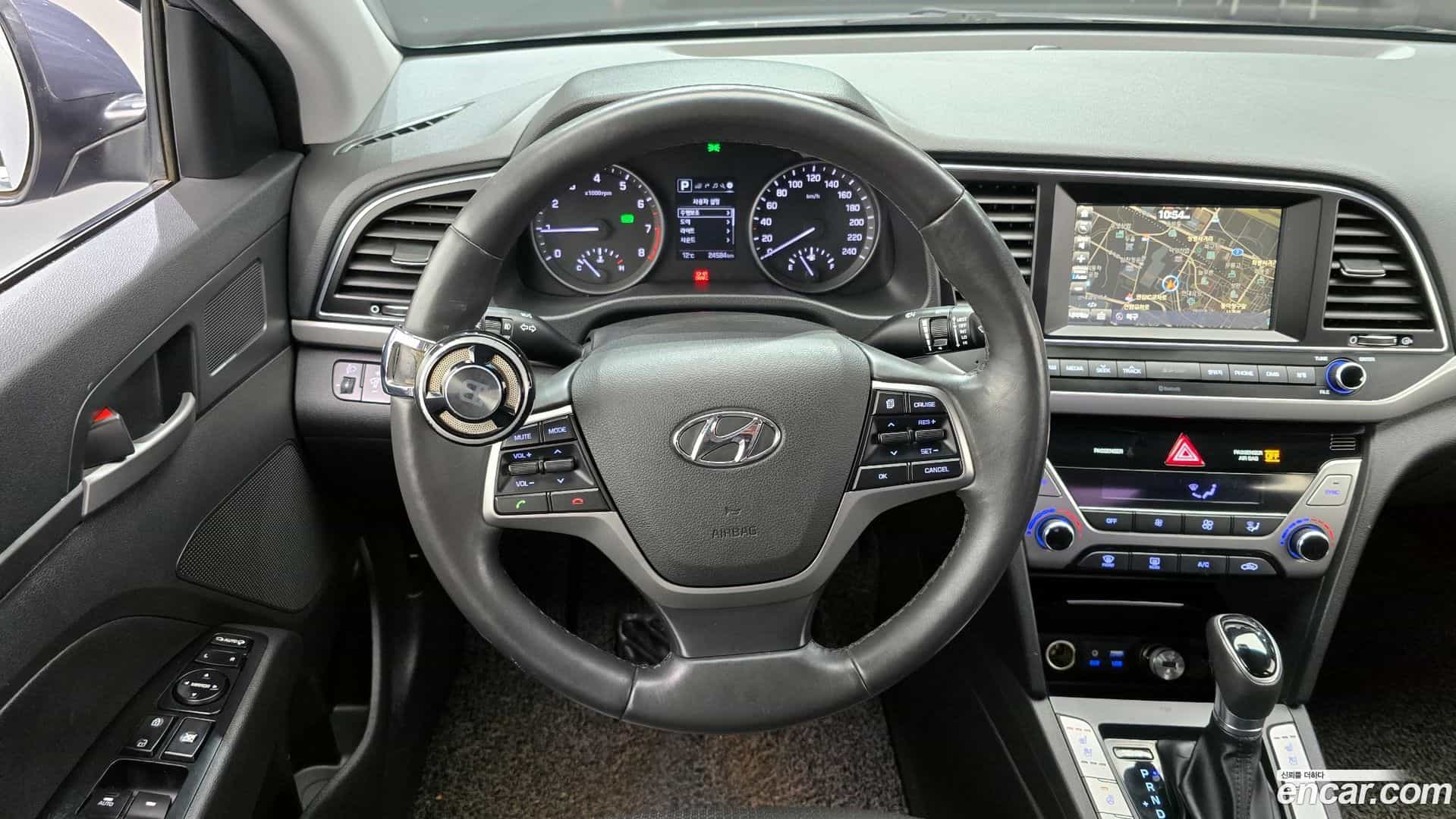 AVANTE Hyundai 2016.8-OPTION-018