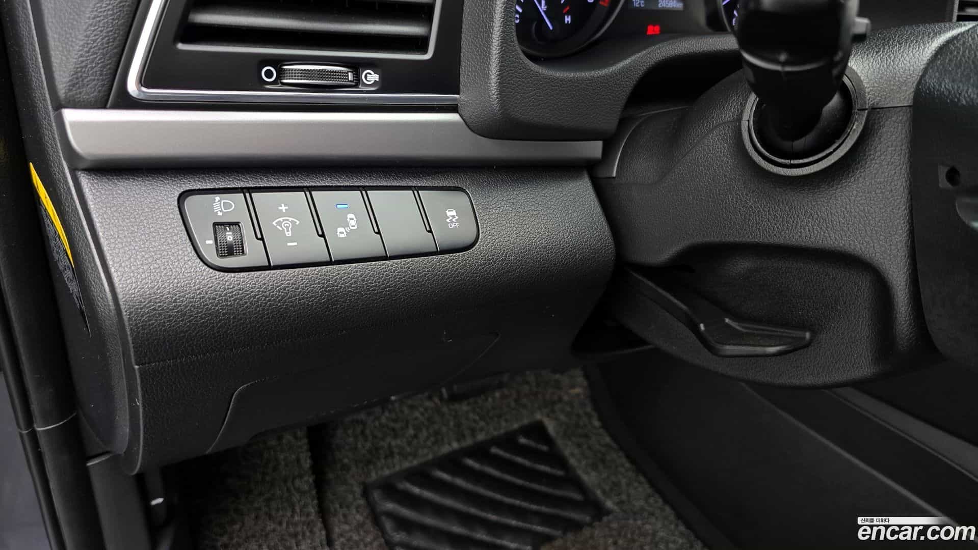 AVANTE Hyundai 2016.8-OPTION-019