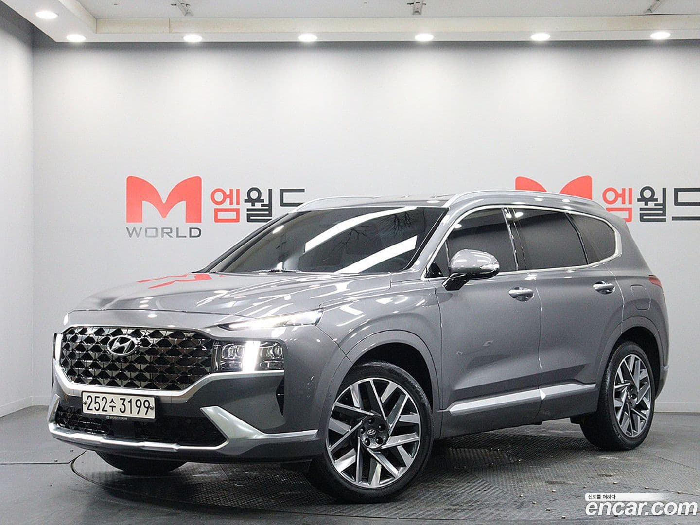 Main__Slider__Photo:Santafe Hyundai 2020.6-0