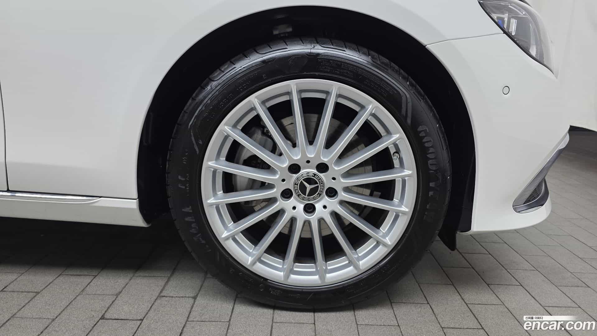E-Class Mercedes-Benz 2023.10-OUTER-005