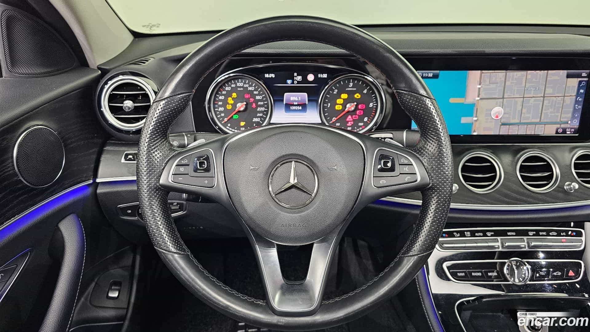 E-Class Mercedes-Benz 2018.3-OPTION-017