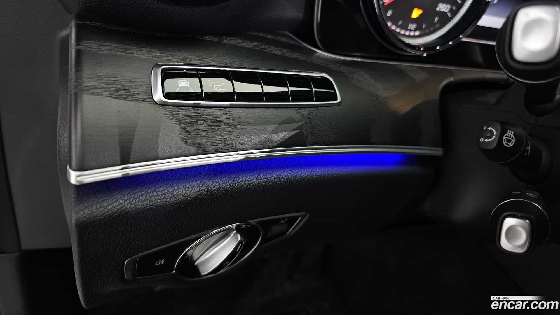 E-Class Mercedes-Benz 2018.3-OPTION-020